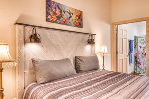 1 habitación, escritorio, tabla de planchar con plancha y wifi 