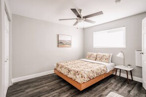 مكواة/لوح كي وواي فاي وملاءات أسرّة