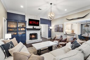 Télévision, cheminée