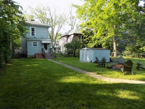 Terrace/patio - Lady Pilot, Old North Columbus - Lovely 3-bedroom home, steps to OSU! (Columbus)