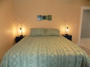 3 bedrooms, WiFi, bed sheets - Lady Pilot, Old North Columbus - Lovely 3-bedroom home, steps to OSU! (Columbus)
