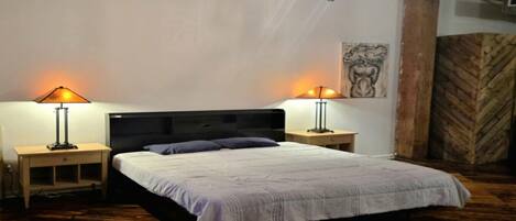 1 chambre, bureau, fer et planche à repasser, Wi-Fi gratuit