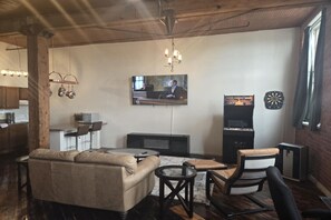 Interior - Stylish Loft City & River Views! (Detroit)