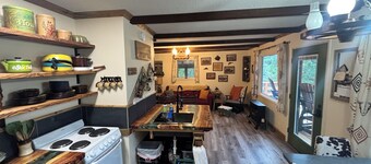Peaceful Acres â Quiet Western Themed Retreat & Outdoor Fun