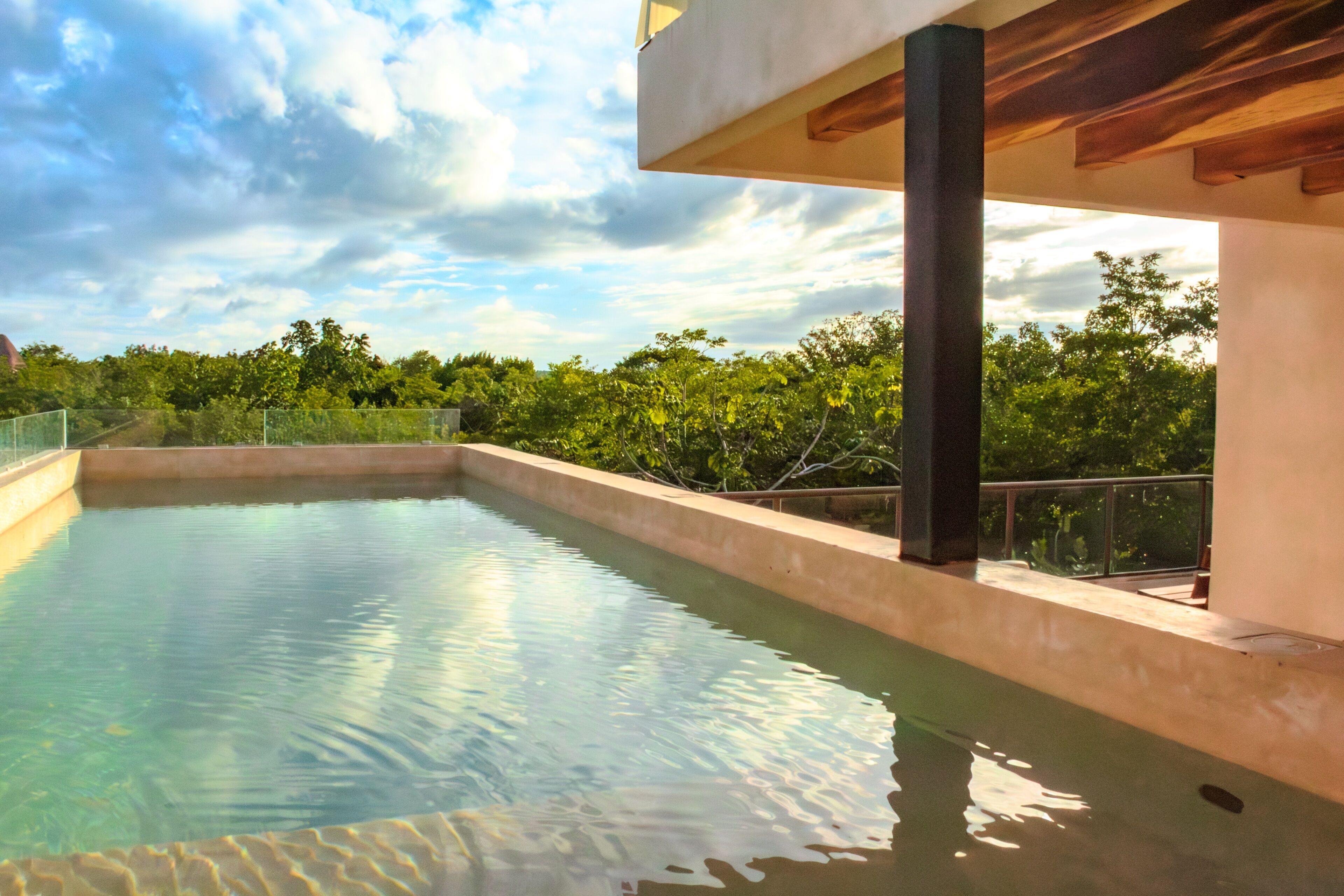 2 outdoor pools