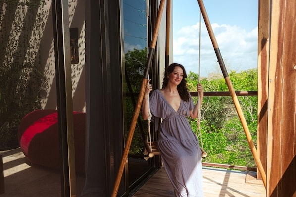 Deluxe Studio Suite, Courtyard View | Balcony