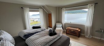 Fabulous 4-bedroom villa with AC in Møre og Romsdal, boat available