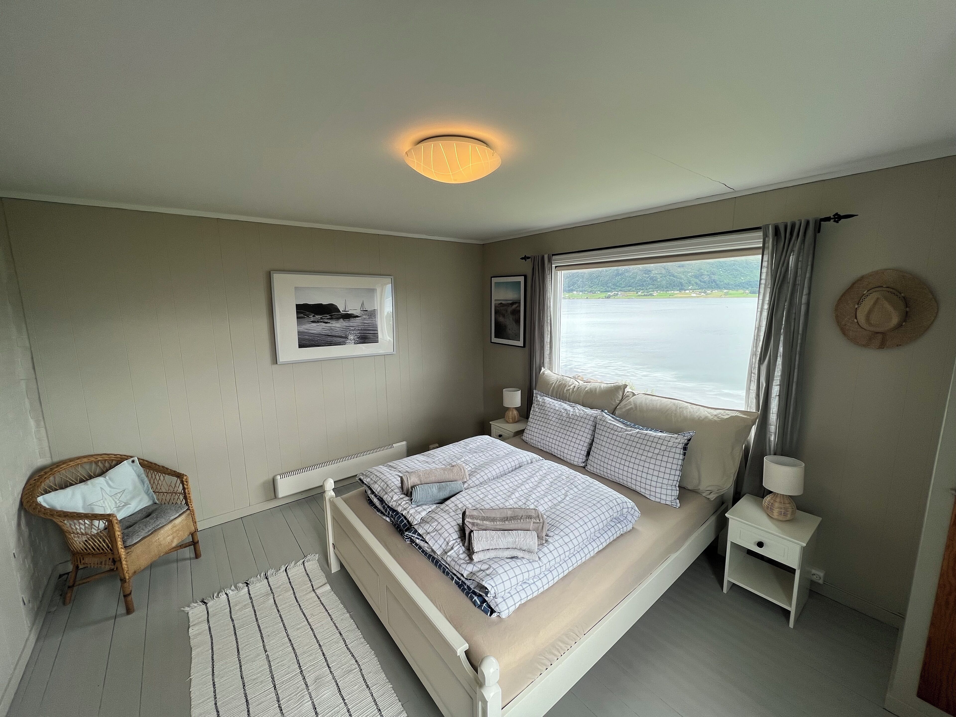 4 chambres, fer et planche à repasser, Wi-Fi, draps fournis