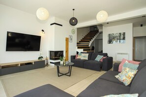 TV, fireplace - New, villa Bond Dubrovnik, beautiful sea view near beach with heated pool (Zaton)