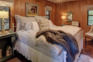 3 عدّة غرف نوم ومكواة/لوح كي وواي فاي وملاءات أسرّة