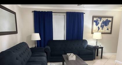 Enjoy easy access to everything from this centrally located place in the westend