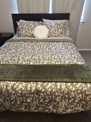 2 bedrooms, free WiFi, bed sheets, wheelchair access - Enjoy easy access to everything from this centrally located place in the westend (Beaumont)
