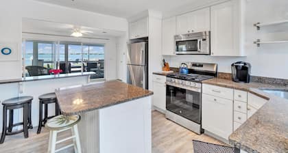 Fall in the Hamptons! Wineries, Bay and Ocean!