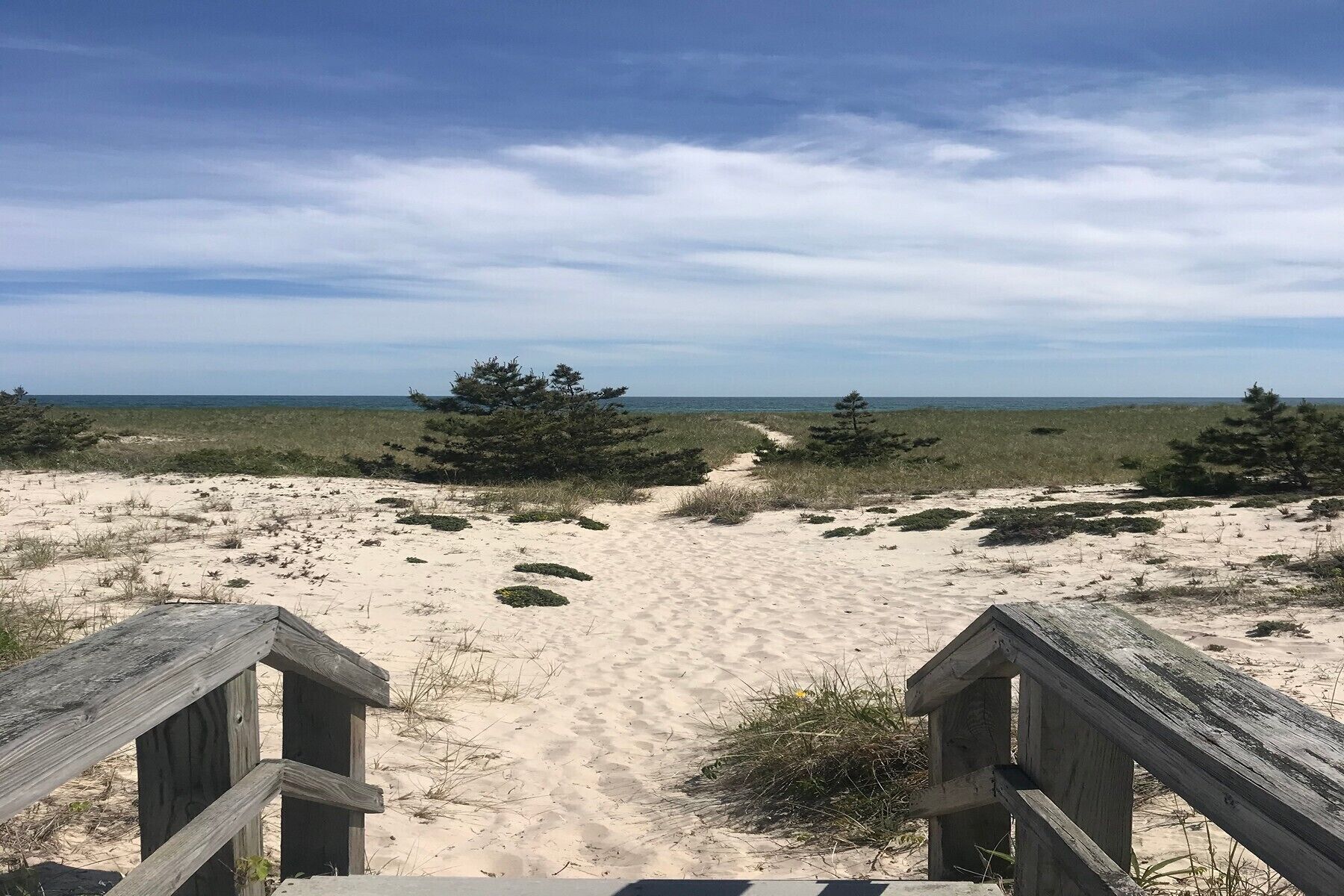 Chaises longues, serviettes de plage
