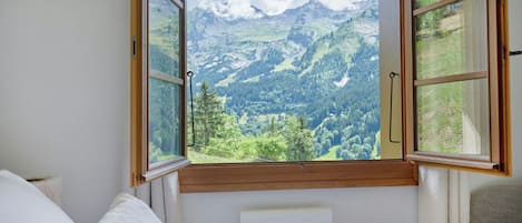 4 Schlafzimmer, Bügeleisen/Bügelbrett, WLAN, Bettwäsche