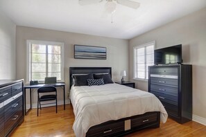 3 habitaciones, tabla de planchar con plancha y ropa de cama 