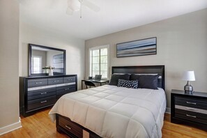 3 bedrooms, iron/ironing board, bed sheets