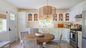 Oven, stovetop, dishwasher