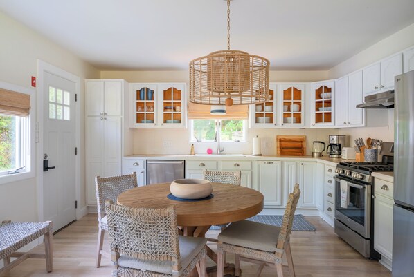 Oven, stovetop, dishwasher