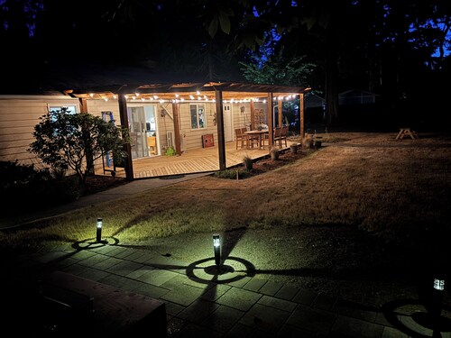 Relaxing Rancher with Fire-Pit Ferns and Firs Lakewood