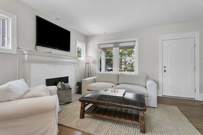 TV - 4BR Rumson Cottage with Back Porch Water Views, Steps to Beach & Town (Rumson)