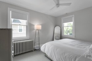 4 bedrooms, internet, bed sheets