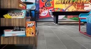 Lobby - Tru By Hilton Battle Creek (Battle Creek)