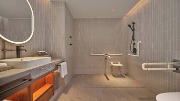 Room, 1 King Bed, Accessible | Bathroom