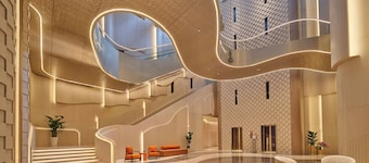 The Reserve Hotel Luoyang, Curio Collection By Hilton