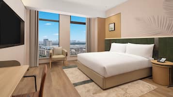 Room, 1 King Bed, Accessible | Free minibar, desk, laptop workspace, blackout drapes