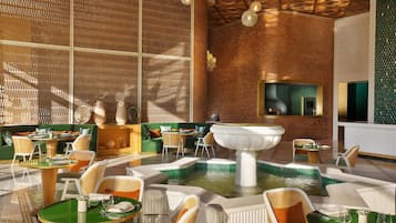 3 restauranter: frokost, lunsj og middag serveres
