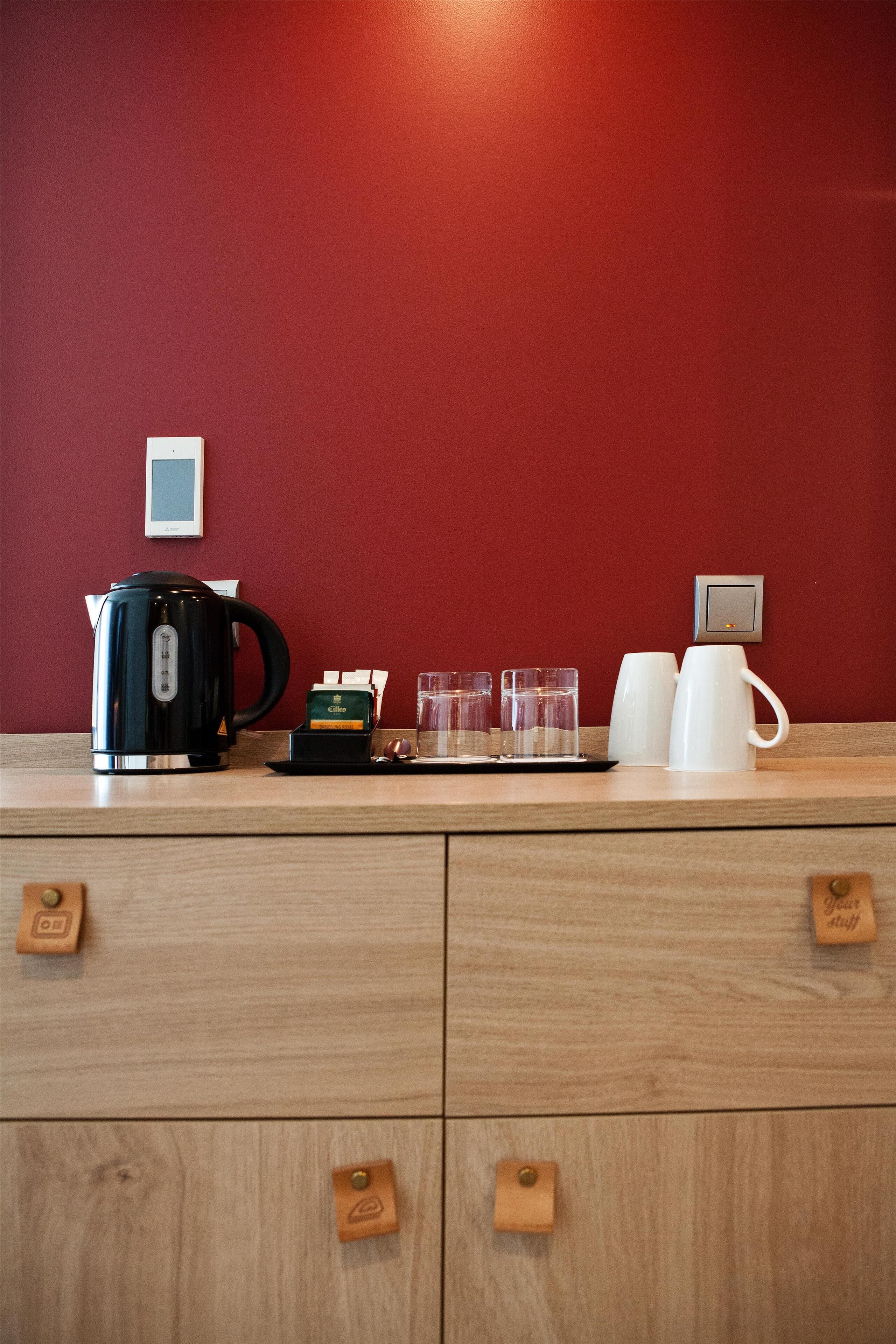 Két bảo mật tại phòng, bàn, phòng cách âm, bàn ủi/dụng cụ ủi quần áo 