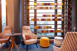 Lobby - Hampton By Hilton Stuttgart Airport (Filderstadt)