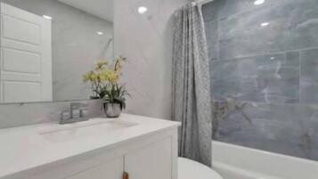 House, 3 Bedrooms, Private Pool | Bathroom