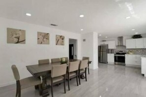 独立别墅, 3 间卧室, 私人游泳池 | 餐厅