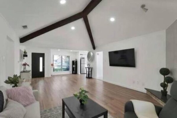 32-cm flat-screen TV with digital channels