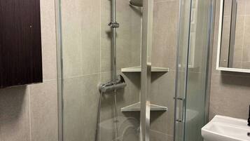 Shared Dormitory, 1 Bedroom | Bathroom