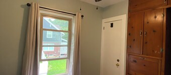 Charming 3-Bedroom Vacation Retreat Near Historical Downtown & Nature Escapes