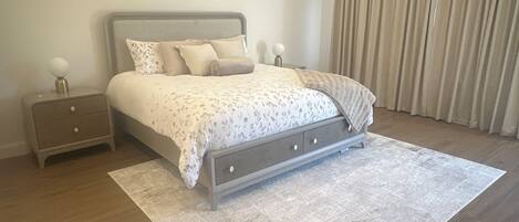 5 bedrooms, desk, iron/ironing board, free WiFi