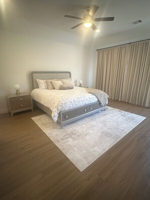 5 bedrooms, desk, iron/ironing board, free WiFi