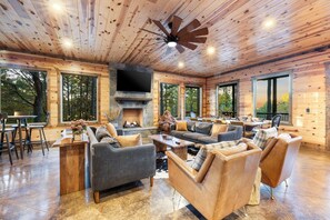 Smart TV, fireplace, video games, table tennis