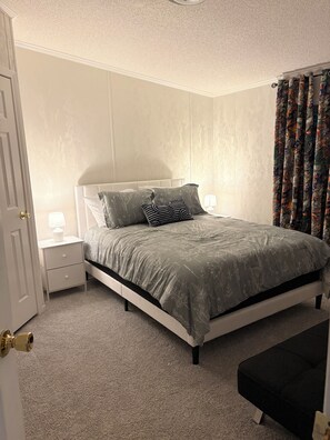 3 slaapkamers, een strijkplank/strijkijzer, wifi, beddengoed