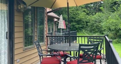 Charming 2-Bedroom Condo in Scenic Galena, IL – Perfect for Relaxing Getaways!