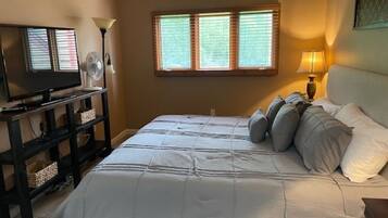 2 habitaciones, tabla de planchar con plancha, wifi y ropa de cama