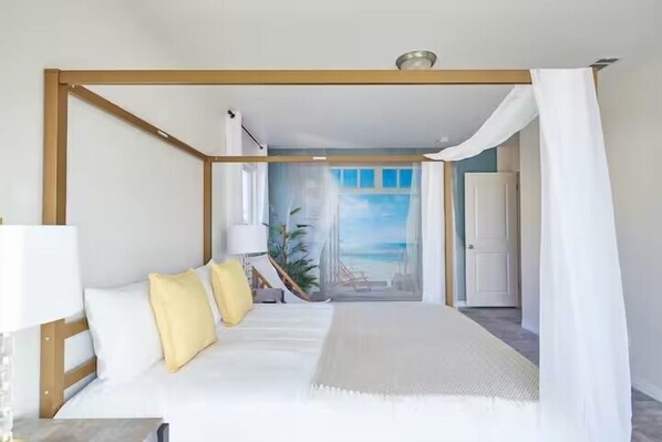 4 bedrooms, iron/ironing board, internet, bed sheets