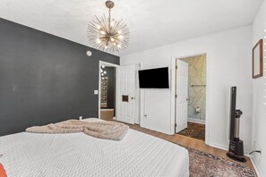 3 bedrooms, iron/ironing board, free WiFi, bed sheets