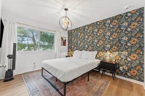 Unclassified image, 3 of 33, button