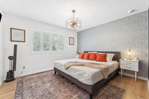 3 bedrooms, iron/ironing board, free WiFi, bed sheets