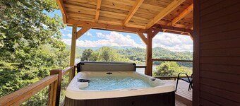 Brand new cabin with HOT TUB, Dock & Lake Access