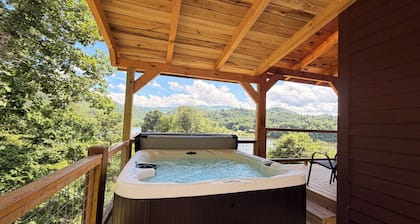Brand new cabin with HOT TUB, Dock & Lake Access